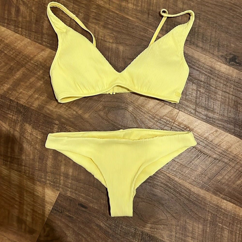 Roxy V Elongated Triangle Bikini Top and Baja Bikini Bottoms